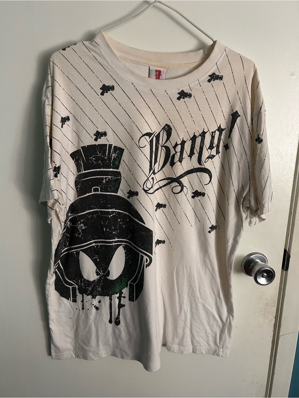 Vintage Marvin the Martian ‘Bang!' T-Shirt in Off-White Six flags collab.